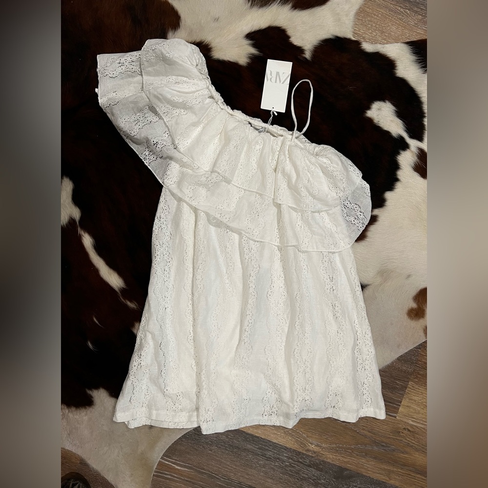 NWT White Eyelet Lace Cold Shoulder Dress